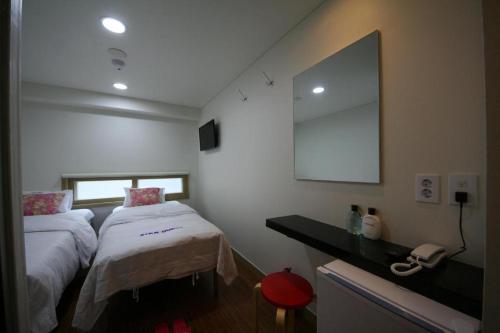 Zimmer mit 2 einzelbetten