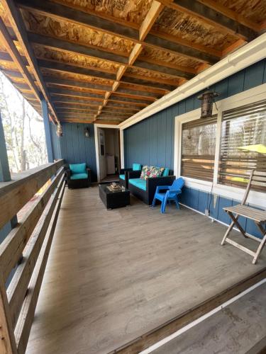 Newly Renovated Cheerful 3-bedroom House in Lebec (CA)