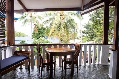 Rainbow Bay Beach & Dive Resort in シキホル