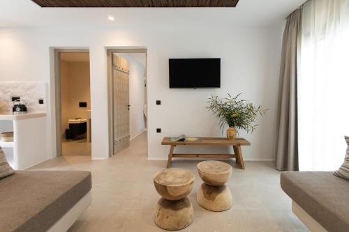 Naxos Green Village Hotel – Naxos City, UT