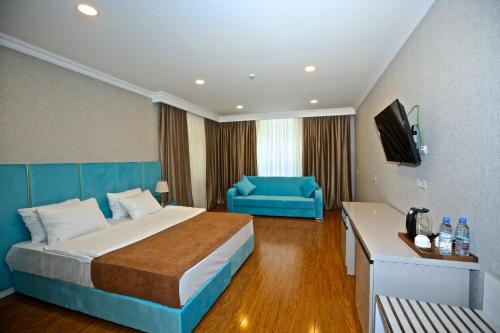 Rusel Park Hotel in นิซามิ