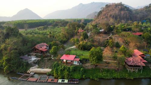 BaanRaiKhunYa near Kaeng Lawa Cave