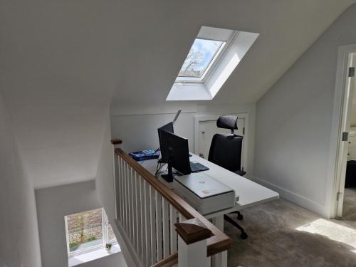 Luxury 3 Bed House, Parking, Garden and 2 Office desks 2 in Boscombe East