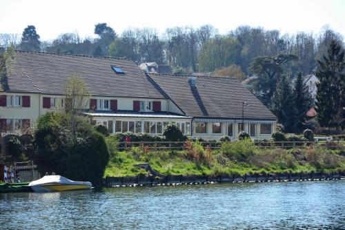 Logis Hôtel des Lacs Paris Sud - Hôtel - Viry-Châtillon