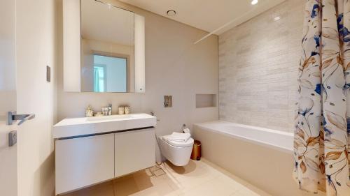 Primestay - Beach Front Sunrise Bay 1BR - image 11