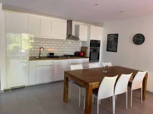 廚房, Appartement et Studio Les Glycines in 克拉拉