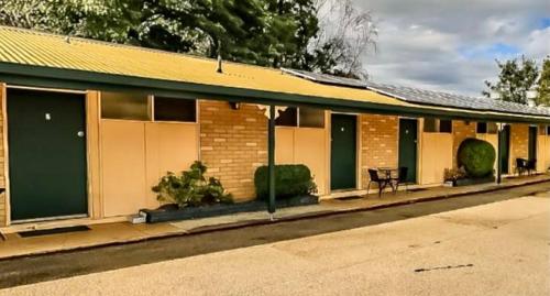 Buitenkant, Orbost Country Man Motor Inn in Orbost