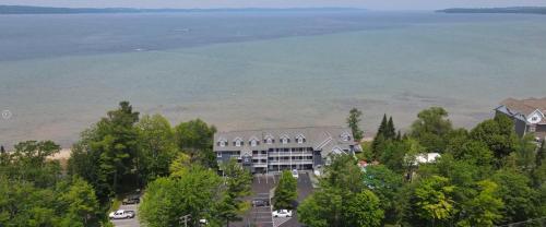 North Shore Inn TC 306