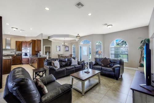 1838 Apataki Court - image 2
