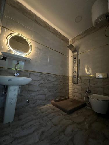 Lucky Hostel Room Type - Double Room with Private Bathroom