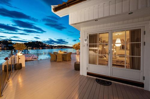 Létesítmények, Luxurious Boathouse with Private Dock in the Best Location in Arendal in Arendal