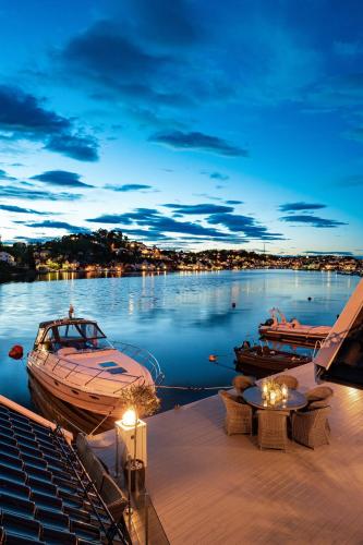 Létesítmények, Luxurious Boathouse with Private Dock in the Best Location in Arendal in Arendal