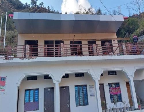 Hotel Deep Kishan by StayApart, Trijugi Nārāyan