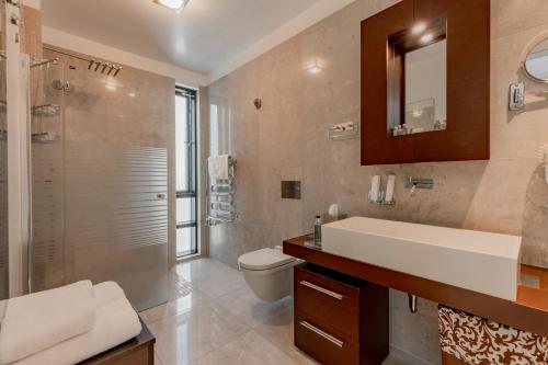 Black Pearl Apartment Hotel - image 3