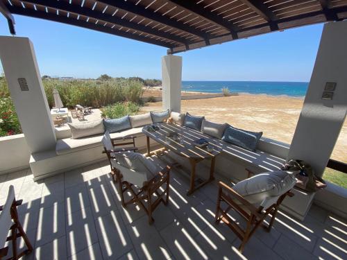  Yannaki beach villa in Kastraki Naxos