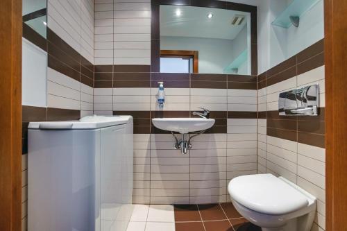 Two-Bedroom Apartment image 7