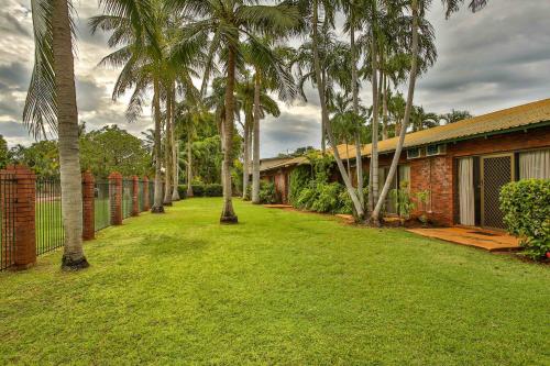 สวน, เบย์ไซด์ ฮอลิเดย์ อพาร์ทเมนท์ (Bayside Holiday Apartments) in บรูม