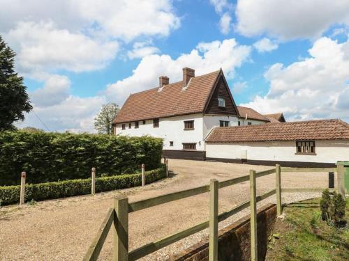 Beautiful 10 Bed Oak beamed Country House