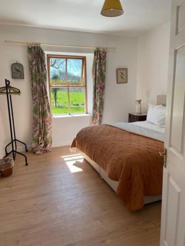 Newly renovated Cottage with private trout fishing set in beautiful wildlife estate