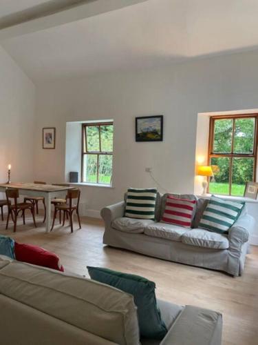 Newly renovated Cottage with private trout fishing set in beautiful wildlife estate