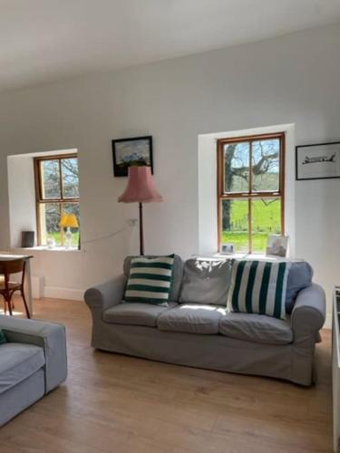 Newly renovated Cottage with private trout fishing set in beautiful wildlife estate