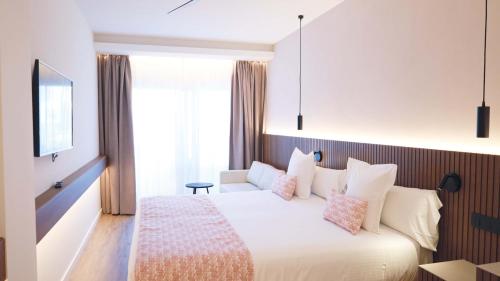 Hotel Port Ciutadella - image 5