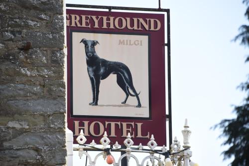 Greyhound Hotel - image 10