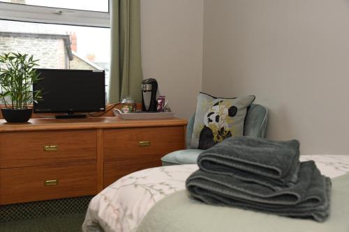 Greyhound Hotel - image 11