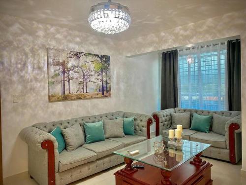 Modern APT Newly Furnished with wifi/pool/gym!