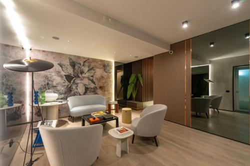 Agra Suites 1