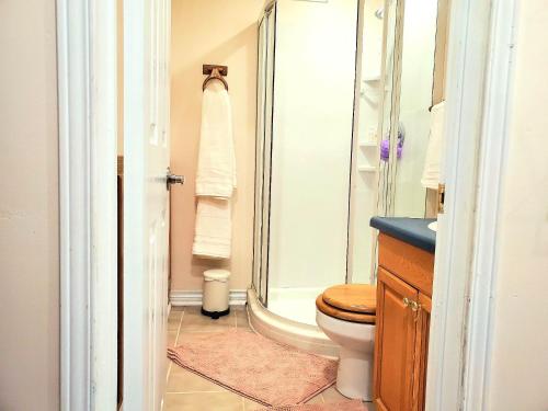 Cozy & Convenient Studio Apartment, Pickering (photo 8)