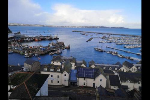 Beautiful, spacious 3 bed Brixham apartment Beautiful, spacious 3 bed Brixham apartment