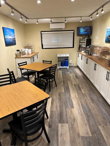 Sidney Waterfront Inn & Suites near สนามบินนานาชาติวิกตอเรีย