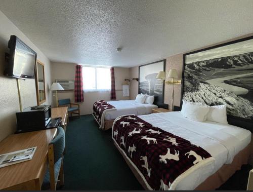 . Glendive Lodge