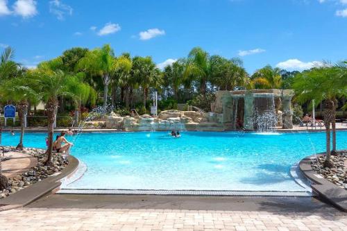 Spacious 4 bed 3 bath Townhome with pool 5 STARS!
