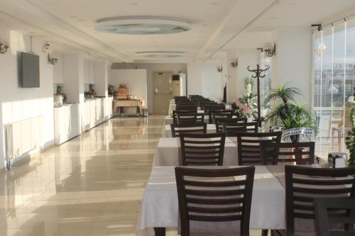 Resmina Hotel - image 4