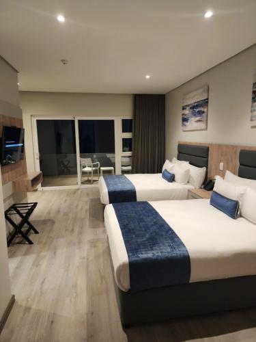 2 double beds