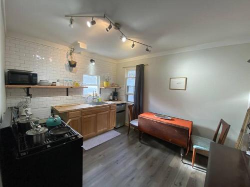 . Studio Apt w Garden