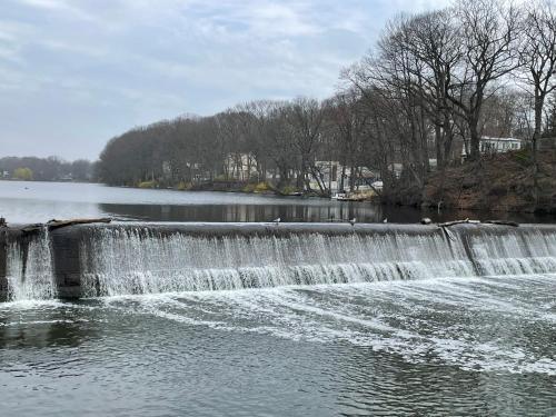 One bedroom with modern kitchen, balcony with water view One bedroom with modern kitchen, balcony with water view