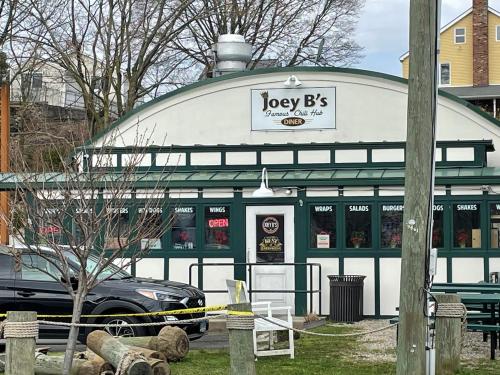 One bedroom with modern kitchen, balcony with water view One bedroom with modern kitchen, balcony with water view