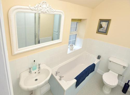 Gate Cottage - image 4