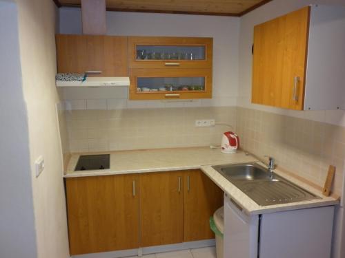 Konyha, U Zamku in Staz Nad Nezarkou