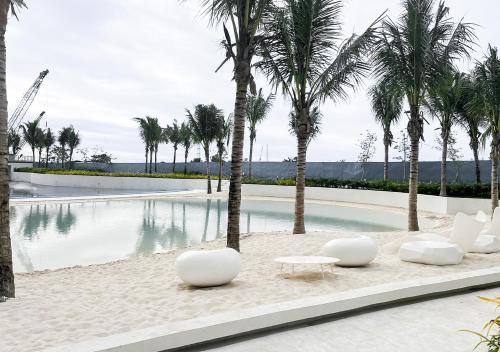 Beach, Largest 2-Bed Studio in Azure North, Pampanga in San Fernando (Pampanga)