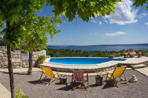 Stone house Angelo - Peace oasis with pool