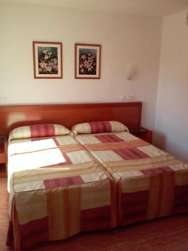 Double or Twin Room image 5