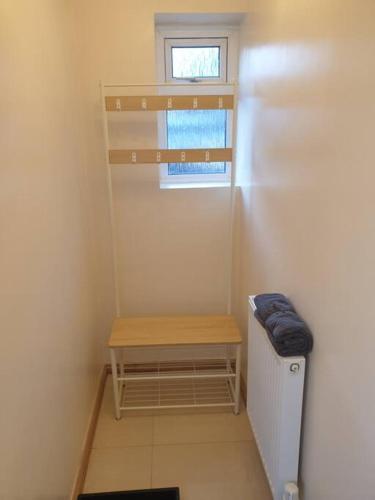 London Luxury 2 Bedroom Flat Sleeps 8 free parking