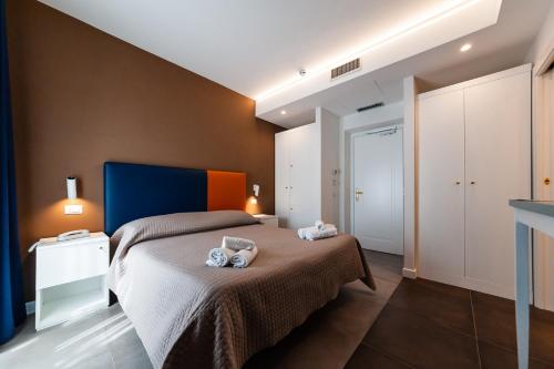 1 queen bed