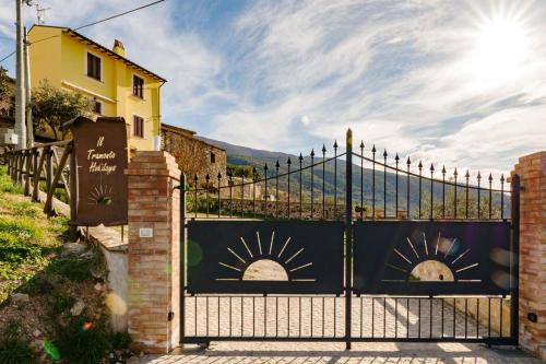  Il Tramonto Holidays, Pension in Trevi