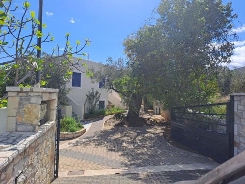 숙소 외관, Nama Beach House in 아르카디코 초리오