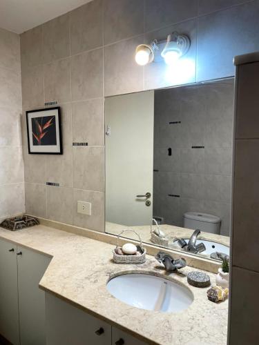 Habitación con baño privado en mi casa (Habitacion con bano privado en mi casa) in Villa Adelina